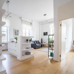  Apartment Old Town Heart Vii - Thebarbican Poland